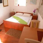 Kleine In Mit Privatem Balkon By Interhome *
