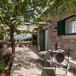 Apartman Kleine In Mit Privatem Balkon By Interhome *