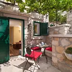 Apartman Kleine In Mit Privatem Balkon By Interhome Omiš