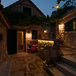 Kleine In Mit Privatem Balkon By Interhome Apartman