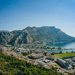 Kleine In Mit Privatem Balkon By Interhome Omiš