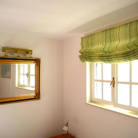 Kleine In Mit Privatem Balkon By Interhome *